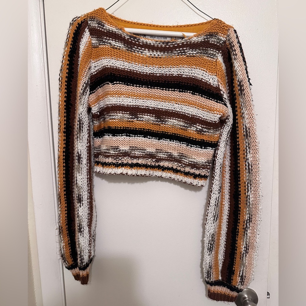 Urban outfitters sweater size small